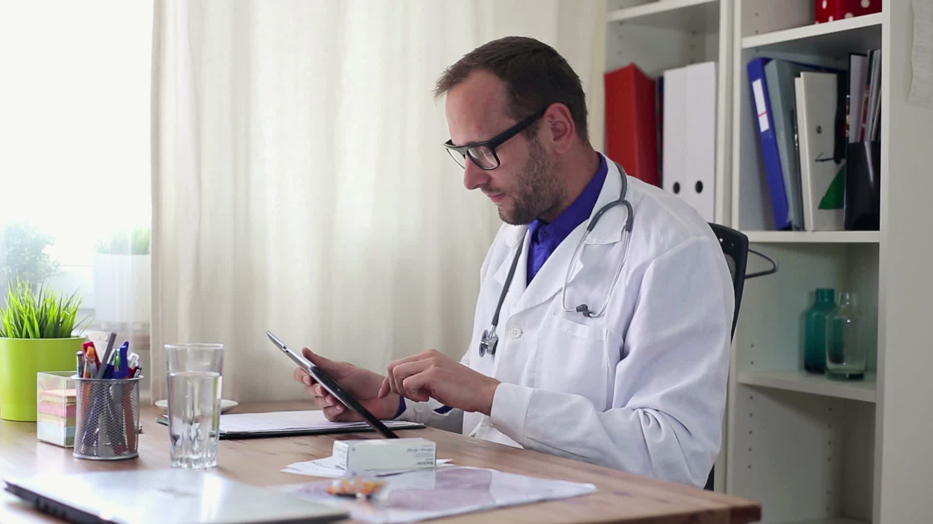 PagesJaunes lance sa solution dédiée aux professionnels de santé