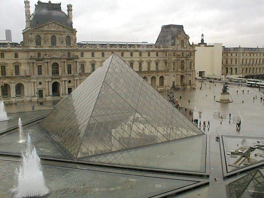 Des archéologues bloquent les caisses du Louvre, rendant son accès libre