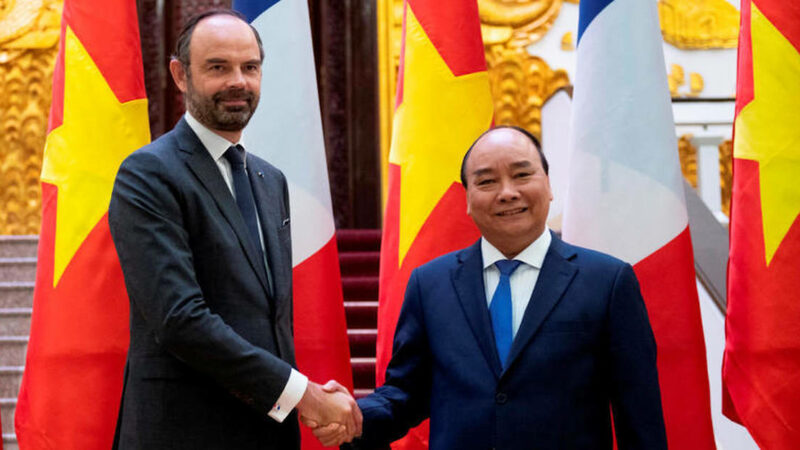 Édouard Philippe signe pour 10 milliards d’euros de contrats avec le Vietnam