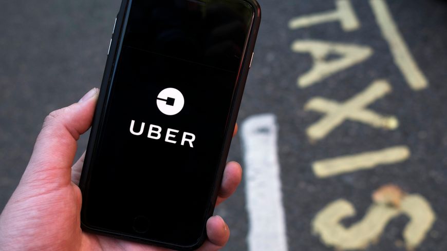 La Cour de cassation requalifie la relation entre un chauffeur et Uber