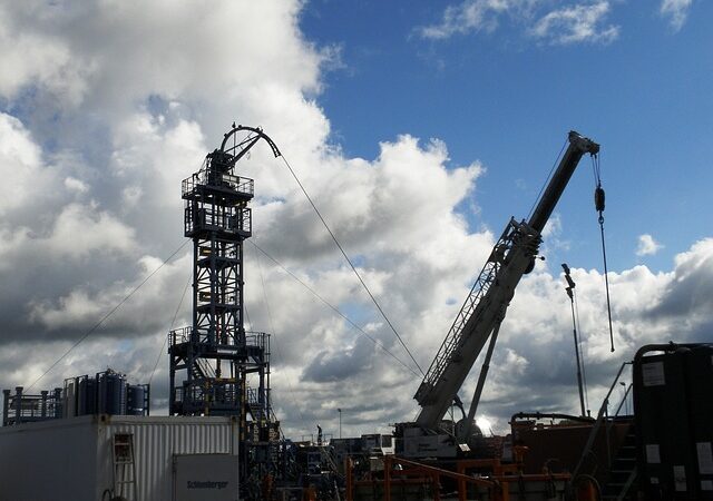 Le gaz de schiste : opportunités et défis d’une ressource controversée