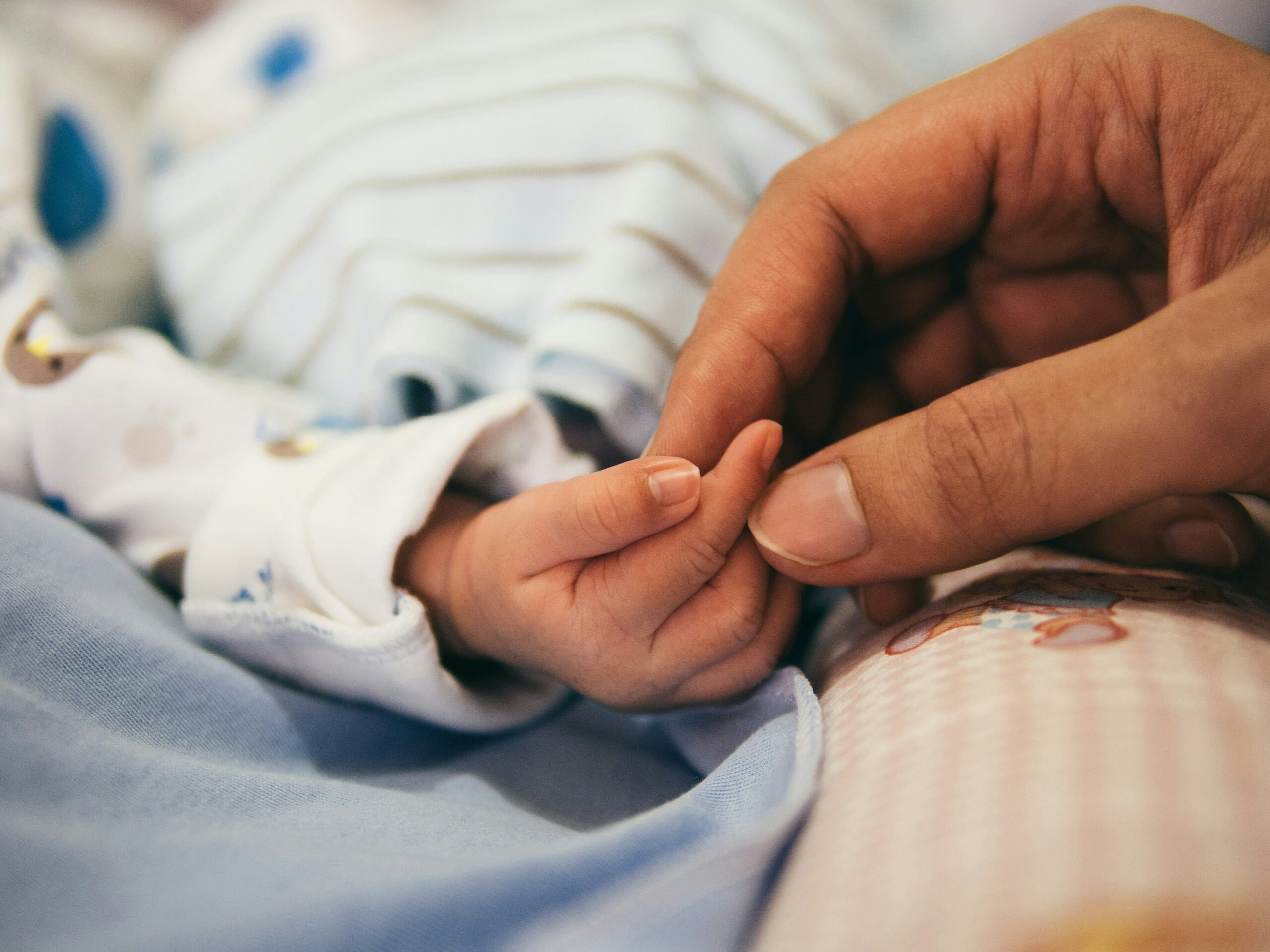 Egalité : Aurore Bergé souhaite un congé de naissance